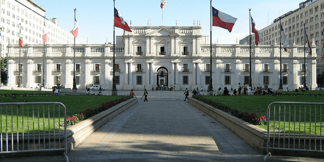 La acción está en la derecha