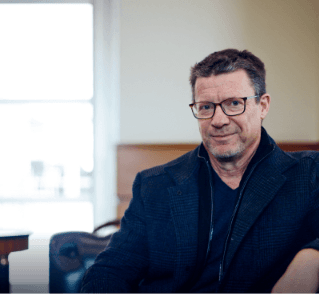 Entrevista a Matthew Crawford: “Muchas veces tenemos que acomodarnos a un mundo que ofrece resistencia y es independiente de nosotros”