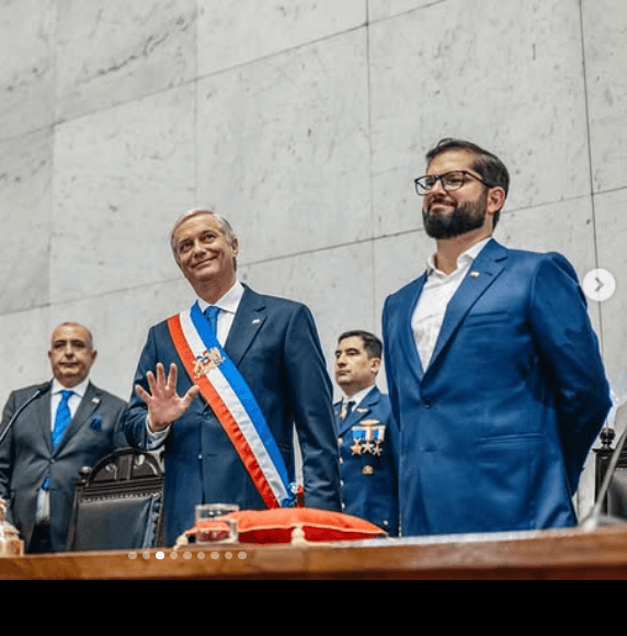 El abrazo de Boric y Kast